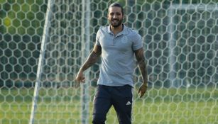 Maluma, durante su visita al entrenamiento del Tri en Moscú