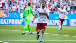 Vela celebra el primer gol de México frente a Corea