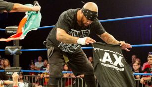 Konnan es humillado por LAX en Impact Wrestling 