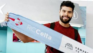 Néstor Araujo durante su arribo con el Celta de Vigo