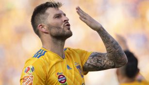 Gignac celebra gol contra Xolos 