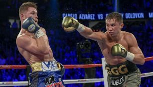 Álvarez y Golovkin durante una pelea