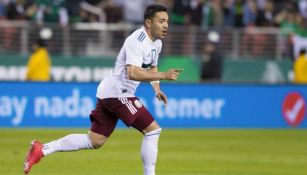 Marco Fabián festeja gol con México