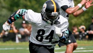 Antonio Brown durante un entrenamiento de Steelers