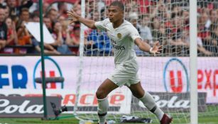 Mbappé festeja gol con el PSG