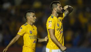 Gignac festeja su segundo gol con Tigres