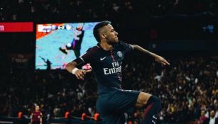 Neymar festeja gol en el PSG