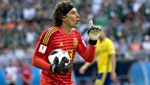 Memo Ochoa, durante un juego con el Tri en Rusia 2018