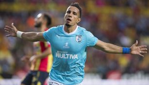 Camilo Sanvezzo guió el triunfo de Gallos en Morelia