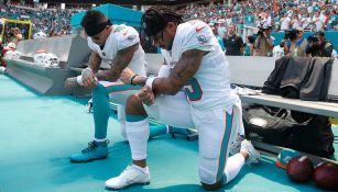 Kenny Stills y Albert Wilson se arrodillaron en el Himno de EU