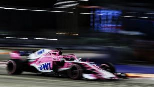 Checo Pérez durante la calificación en el GP de Singapur 