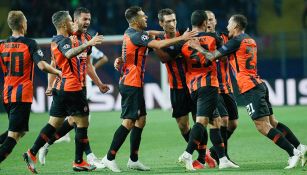 Jugadores del Shakhtar festejan gol contra Hoffenheim 