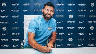 Agüero firma contrato con Manchester City 