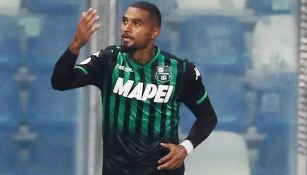 Boateng disputa un juego con el Sassuolo de la Serie A