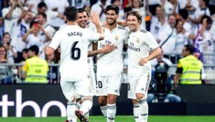 Asensio festeja con sus compañeros su gol contra el Espanyol