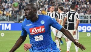 Kalidou Koulibaly festeja un gol contra la Juventus