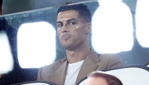 Cristiano Ronaldo observa el duelo de la Juventus en Champions