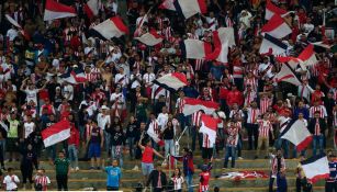 Afición de Chivas durante el partido contra Pumas 