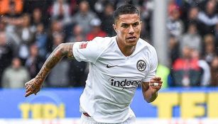 Salcedo, en un encuentro con el Eintracht Frankfurt