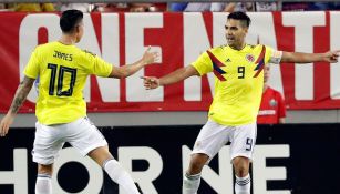 James Rodríguez y Falcao celebran uno de los goles