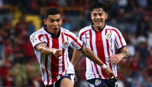 Orbelín Pineda festeja anotación con Chivas 