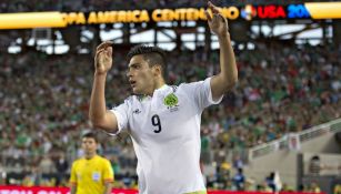 Raúl Jiménez durante el juego contra Chile de la Copa América 2016