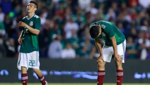 Raúl Jiménez en lamento durante el encuentro ante Chile