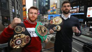 Canelo y Fielding muestran sus títulos en el Madison Square Garden 