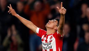 Erick Gutiérrez celebra su tercer tanto con el PSV Eindhoven