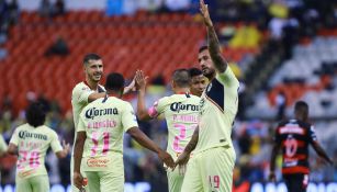 Emanuel Aguilera festeja gol contra Xolos en el Azteca