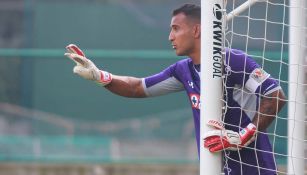 Guillermo Allison en un partido con Cruz Azul Sub 20