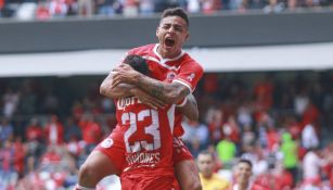 Vega festeja su gol frente a Querétaro