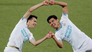 Hirving Lozano y Érick Gutierrez festejan gol con el PSV 