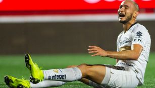 Carlos González en un partido de Pumas