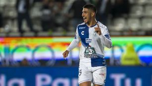 Víctor Guzmán celebra una anotación con Pachuca en el A2018