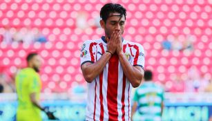 Gael Sandoval se lamenta en un juego con Chivas