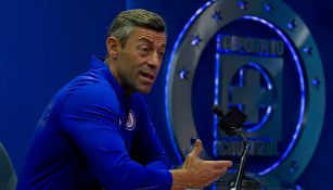 Pedro Caixinha, en conferencia de prensa con Cruz Azul