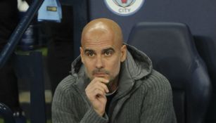 Guardiola observa un juego del Man City