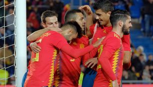 Jugadores de España celebrando un gol 
