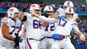 Jugadores de Bills celebran un touchdown