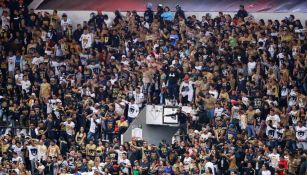 Aficionados de Pumas en el Azteca