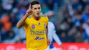 Ismael Sosa festeja un gol con los Tigrres