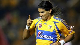 Loco Abreu, festeja notación con Tigres 