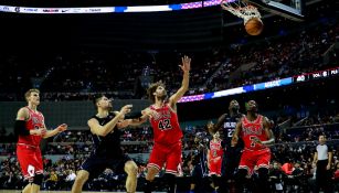 Orlando Magic encesta frente a las miradas de los Bulls