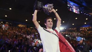 Roger Federer levanta el título del Australian Open