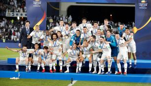 Jugadores del Real Madrid celebran el título del Mundialito