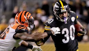 James Conner acarrea el ovoide en duelo contra Bengals