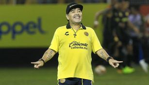 Diego Maradona en un partido de Dorados