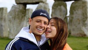 Sara Kohan y Chicharito durante un viaje 