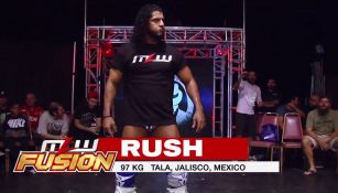 Rush hace su entrada al ring en MLW